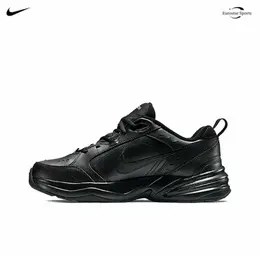 NIKE: Чёрные кроссовки 