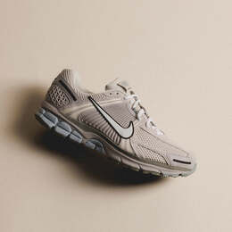 Nike: Коричневые кроссовки  SE