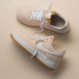 Nike: Бежевые кроссовки  Air Force 1