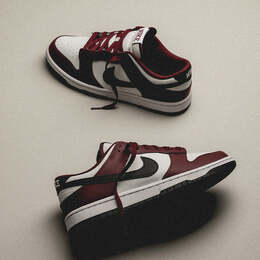 Nike: Красные кроссовки  Dunk Low