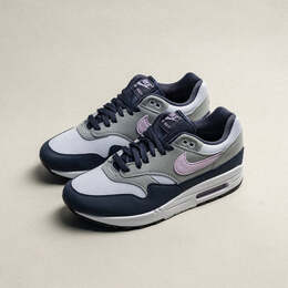 Nike: Серые кроссовки  Air Max 1