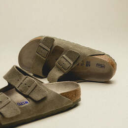 Birkenstock: Туфли  Arizona цвета хаки