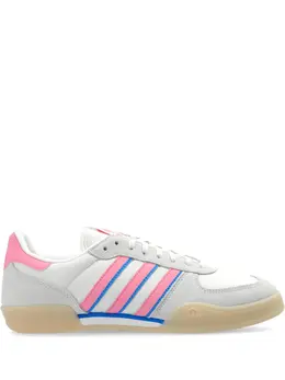 adidas: Светлые кроссовки 