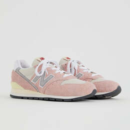 New Balance: Розовые кроссовки 