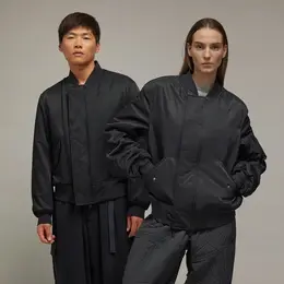 Y-3: Чёрная куртка 