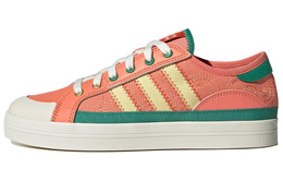 Adidas: Серые кроссовки 