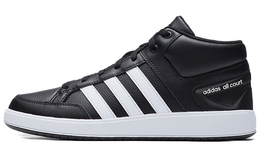 Adidas: Кроссовки 