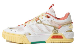 Adidas: Кроссовки 