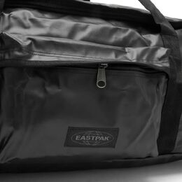 Eastpak: Чёрная спортивная сумка 