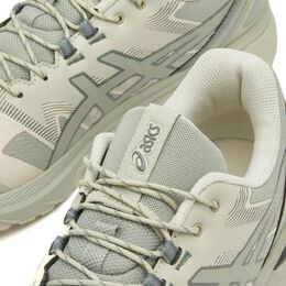 Asics: Серые кроссовки 