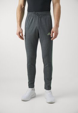 Adidas: Спортивные брюки  Essentials