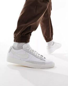 Nike: Белые кроссовки Blazer Low