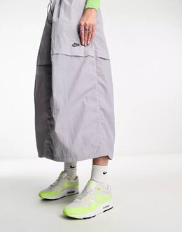 Nike: Зелёные кроссовки  Air Max 1