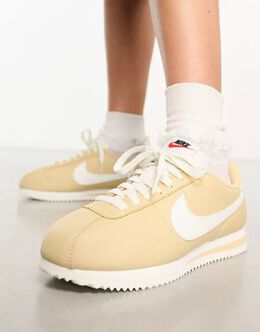 Nike: Бежевые кроссовки  Cortez