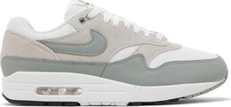 Nike: Зелёные кроссовки  Air Max 1