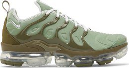 Nike: Зелёные кроссовки  Air Vapormax Plus