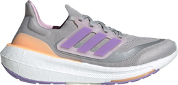 Adidas: Светлые кроссовки  UltraBoost