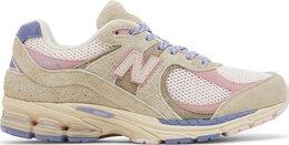 New Balance: Бежевые кроссовки  2002R