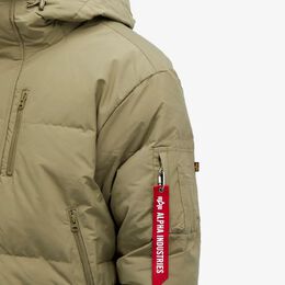 Alpha Industries: Зелёный пуховик 