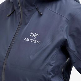 Arcteryx: Чёрная куртка 