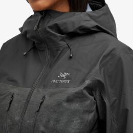 Arcteryx: Чёрная куртка 