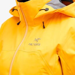 Arcteryx: Оранжевая куртка 