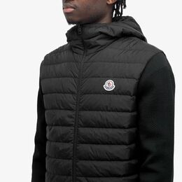 Moncler: Чёрный пуховик 