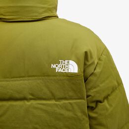 The North Face: Зелёная куртка  Nuptse