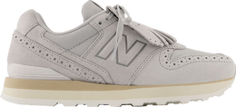 New Balance: Серые кроссовки 