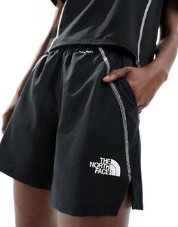 The North Face: Чёрные шорты  Training