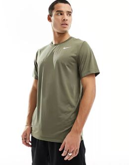 Nike: Зелёная футболка  Dri FIT