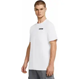 Under Armour: Белая футболка 