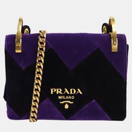 Prada: Фиолетовая сумка 