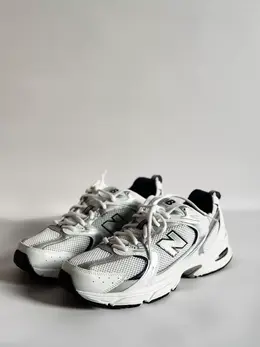 New Balance: Белые кроссовки  530