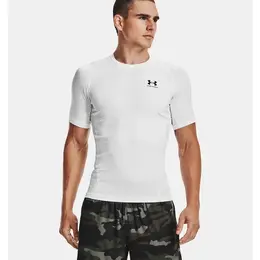 Under Armour: Спортивная футболка 