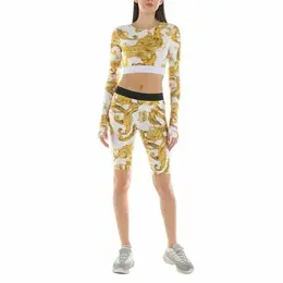 Versace Jeans Couture: Белые шорты 