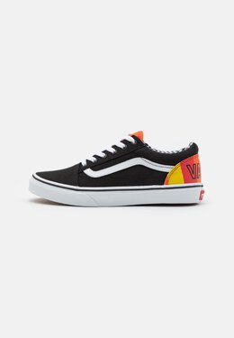 Vans: Чёрные кроссовки 