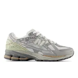 New Balance: Зелёные кроссовки 