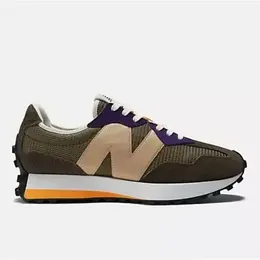 New Balance: Зелёные кроссовки  327