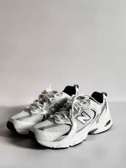 New Balance: Белые кроссовки 530