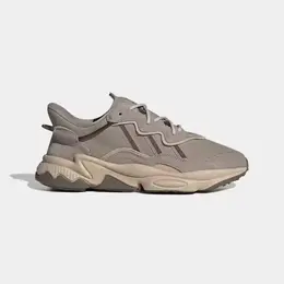 Adidas: Серые кроссовки 