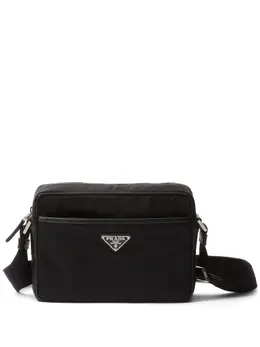 Prada: Чёрная сумка 