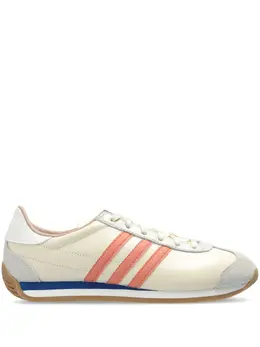 adidas: Светлые кроссовки 