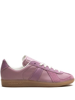 adidas: Розовые кроссовки 