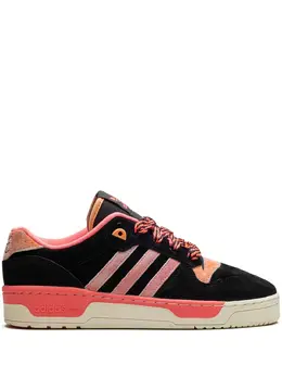 adidas: Чёрные кроссовки  Rivalry Low