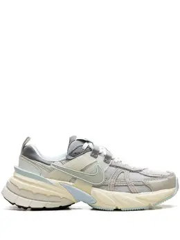 Nike: Светлые кроссовки 