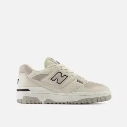 New Balance: Бежевые кеды  550