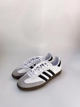 Adidas Originals: Белые кеды 