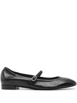 Stuart Weitzman: Чёрные балетки 