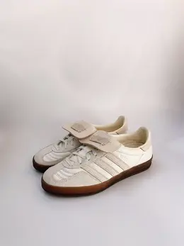 Adidas Originals: Белые кеды 